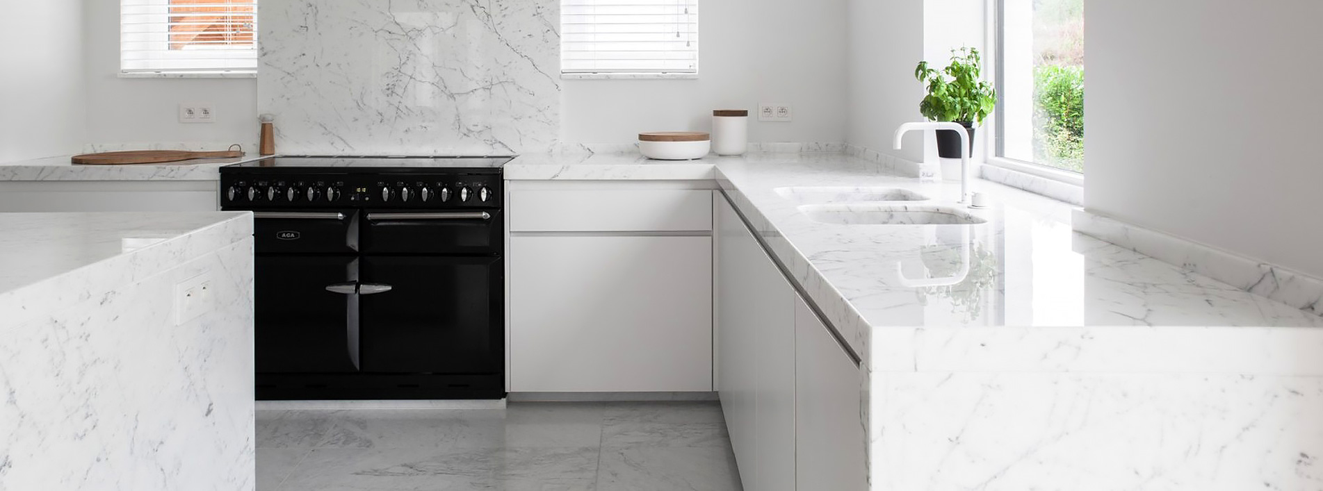 carrara-marble-splashback-benchtop-kitchen